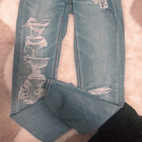 Ripped jeans - Picture 2 of 3